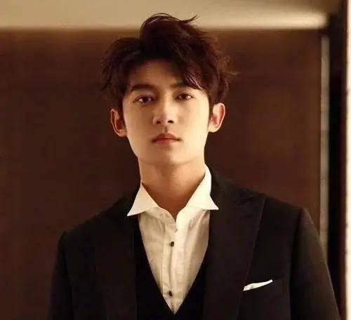 李明德王锵圈内人士爆料,揭秘娱乐圈不为人知的幕后故事